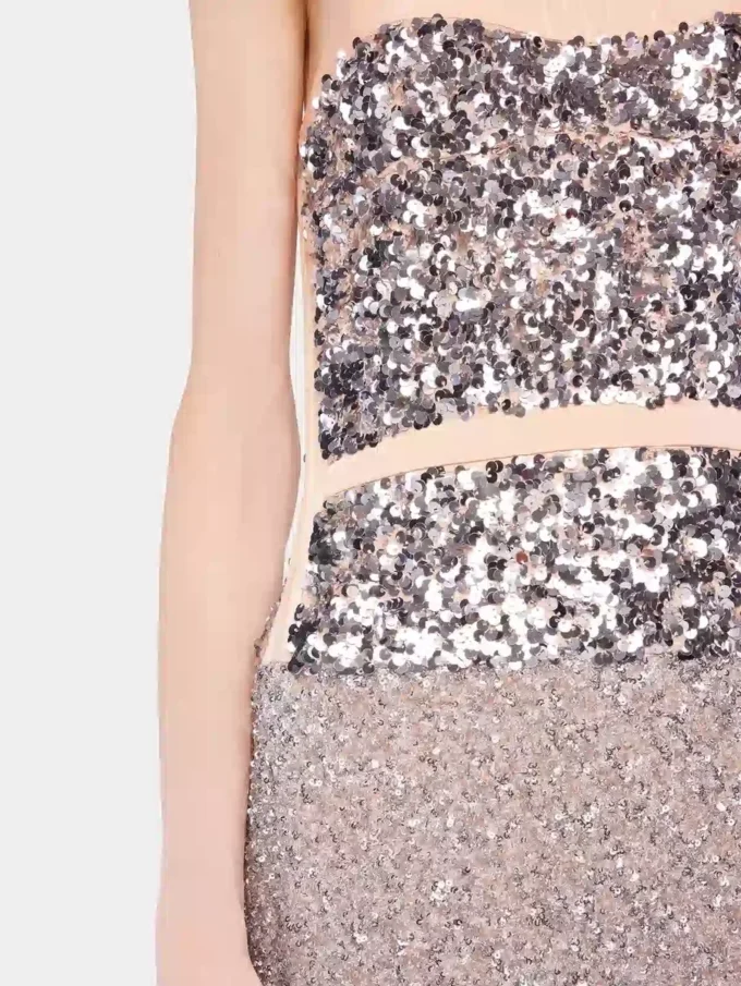 Abito in chiffon con paillettes argentate