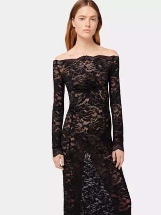 Abito lungo nero in pizzo con collo bardot