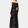 Abito lungo nero in pizzo con collo bardot