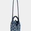 Borsa a secchiello in rafia blu denim Borsa a secchiello in rafia blu denim