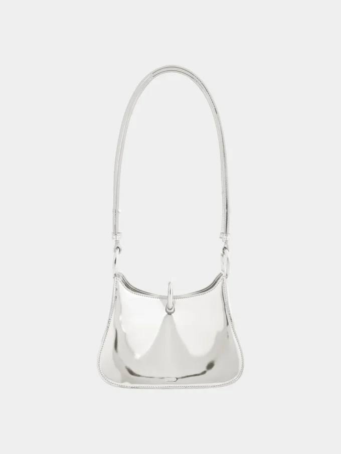 Borsa in pelle con piccoli anelli