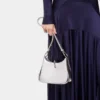 Borsa in pelle con piccoli anelli