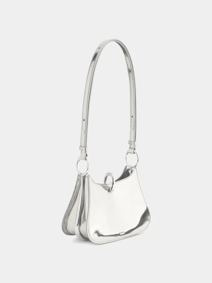 Borsa in pelle con piccoli anelli