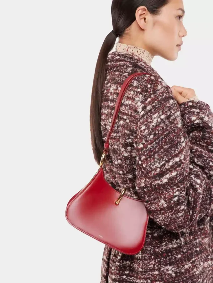 Borsa in pelle con piccoli anelli