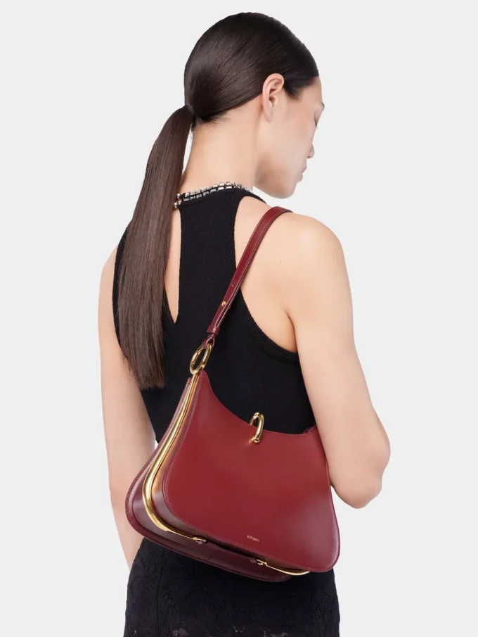 Borsa media in pelle con anelli