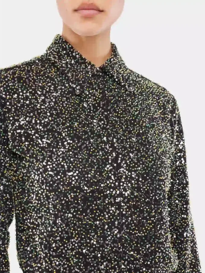 Camicia in crêpe con dettagli ricamati con paillettes