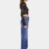 Jeans larghi in denim lavato scuro