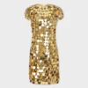 L’iconico abito dorato Sparkle Disc