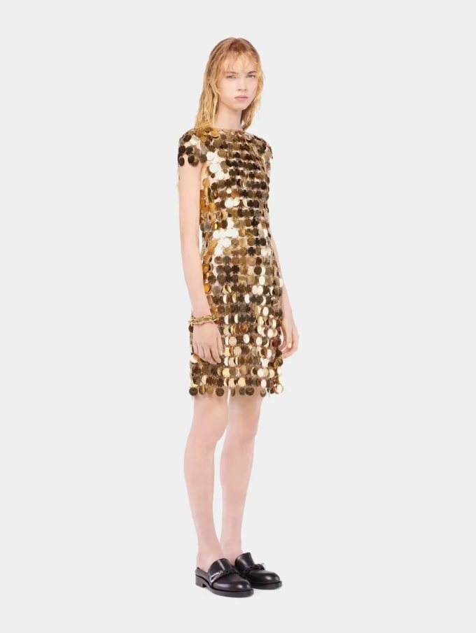 L’iconico abito dorato Sparkle Disc