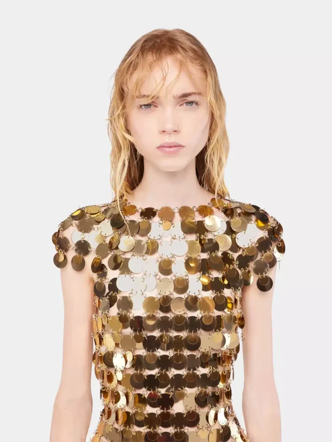 L’iconico abito dorato Sparkle Disc
