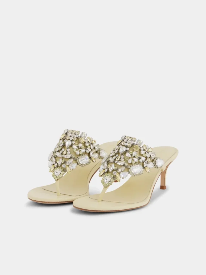 Sandali con tacco basso e strass