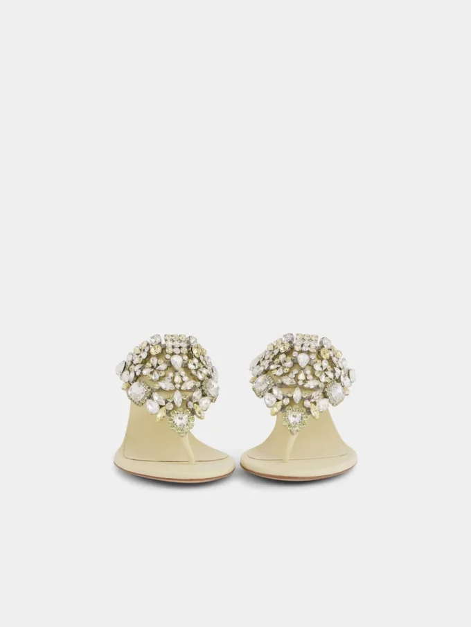 Sandali con tacco basso e strass