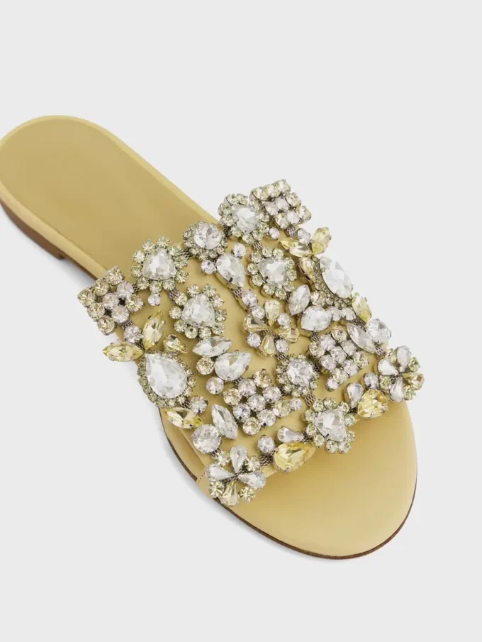 Sandali piatti con strass